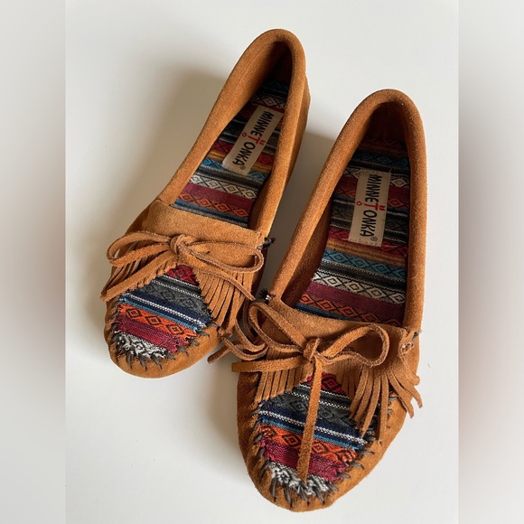 Minnetonka slip on suede shoes - Picture 4 of 12